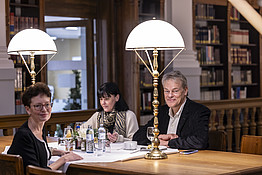 Guests of honour in the reading room