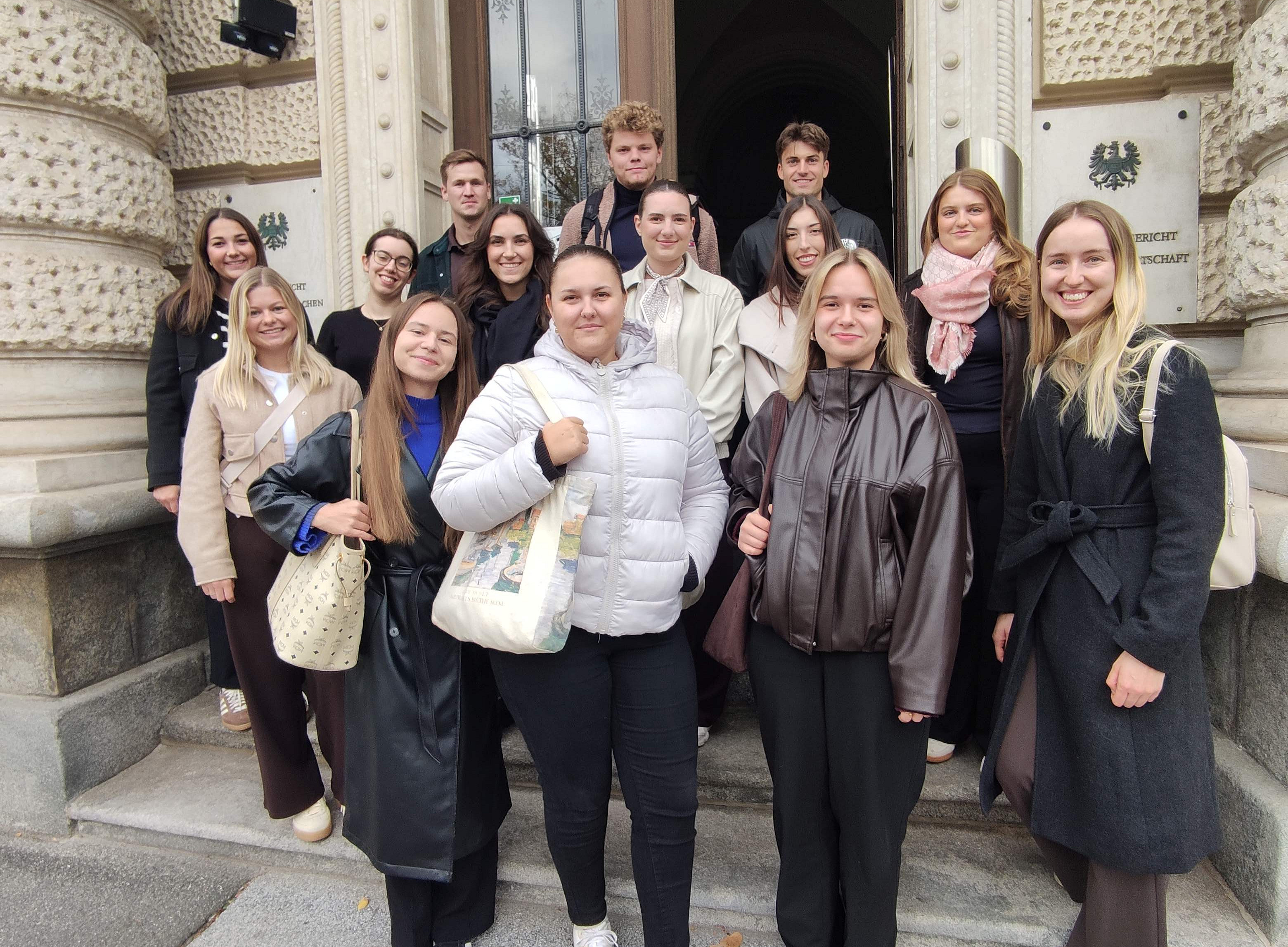 students from the Master‘s specialization “Human Resource Management and Leadership” attended court hearings at the Regional Civil Court in Graz ©Uni Graz/Ortlieb