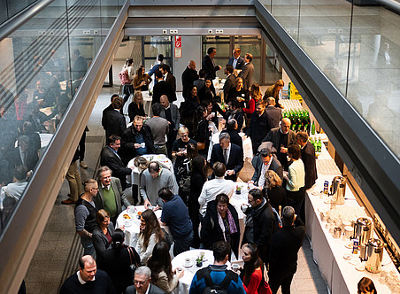 Netzwerkbuffet von oben ©Lukas Elsneg