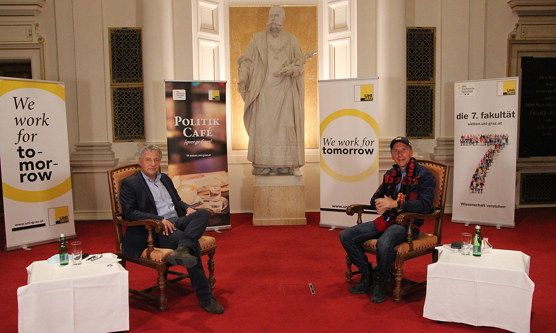 Peter Filzmaier (rechts) mit Markus Steppan in der Aula der Universität Graz (Foto: Uni Graz)