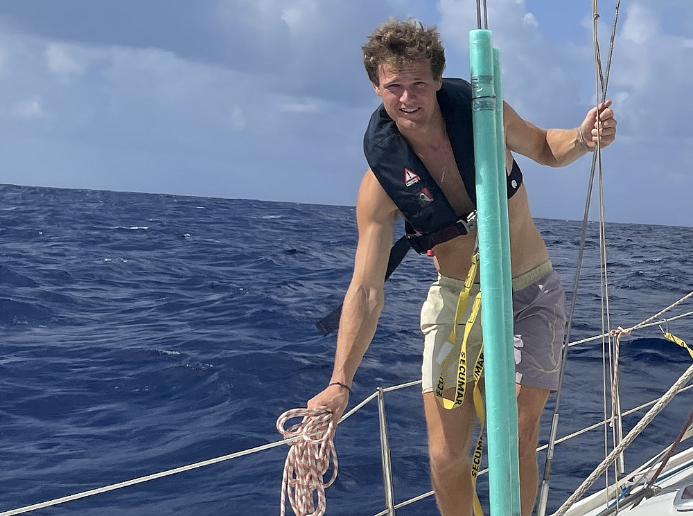 ©Leo Thosold | Global Diary Mann auf Segelboot ©Leo Thosold | Global Diary