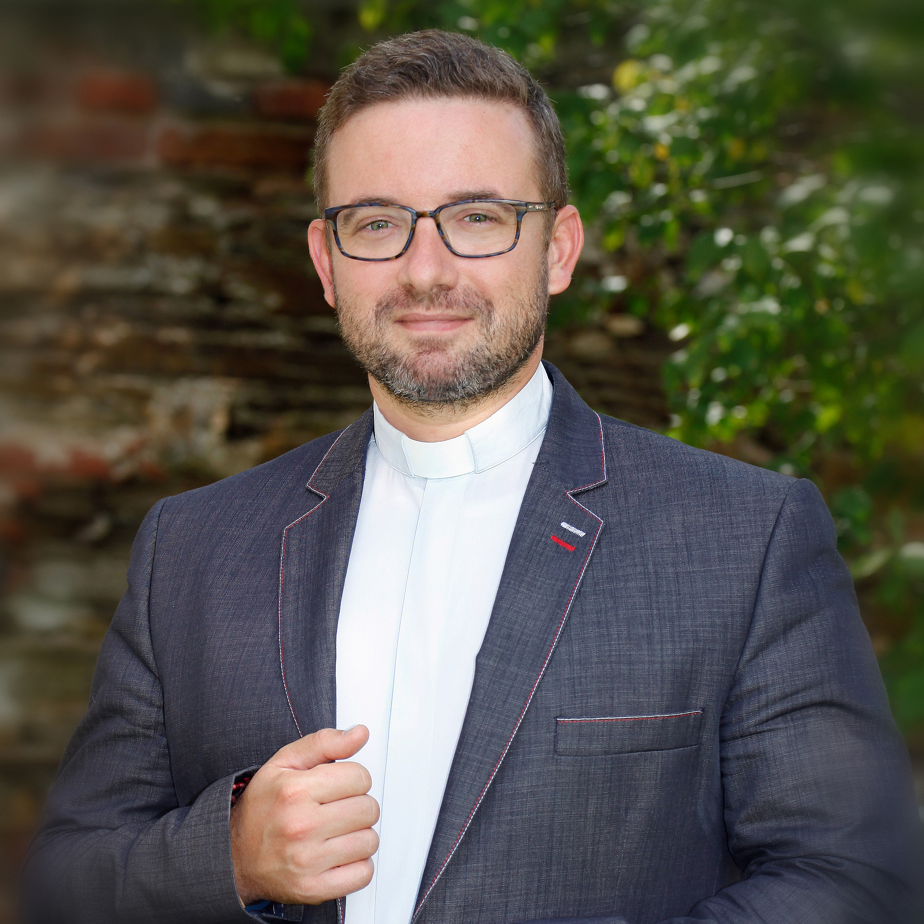 Fotoporträt von Pfarrer Mag. István Holló ©István Holló