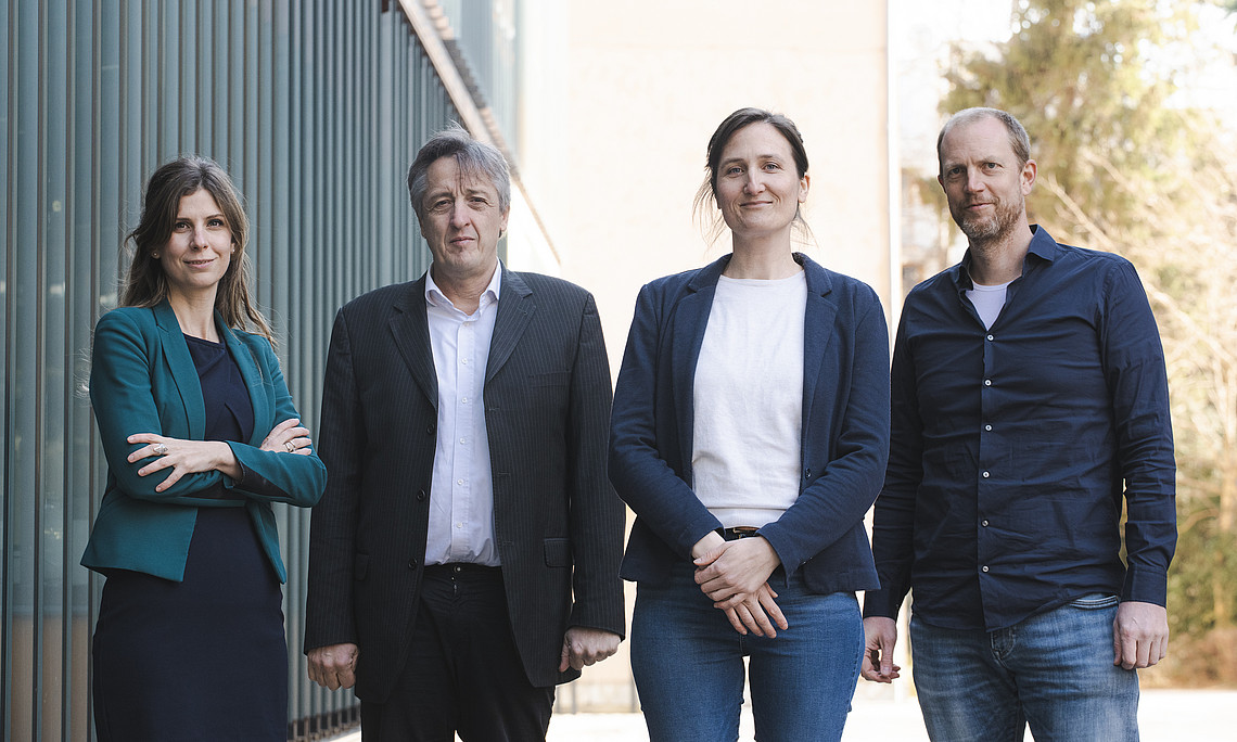 Die MolekularbiologInnen Jelena Tadic, Frank Madeo, Julia Ring und Tobias Eisenberg (v.l.n.r.) sind der Entschlüsselung der Alzheimer-Krankheit einen Schritt nähergekommen. Foto: Uni Graz/Tzivanopoulos. 