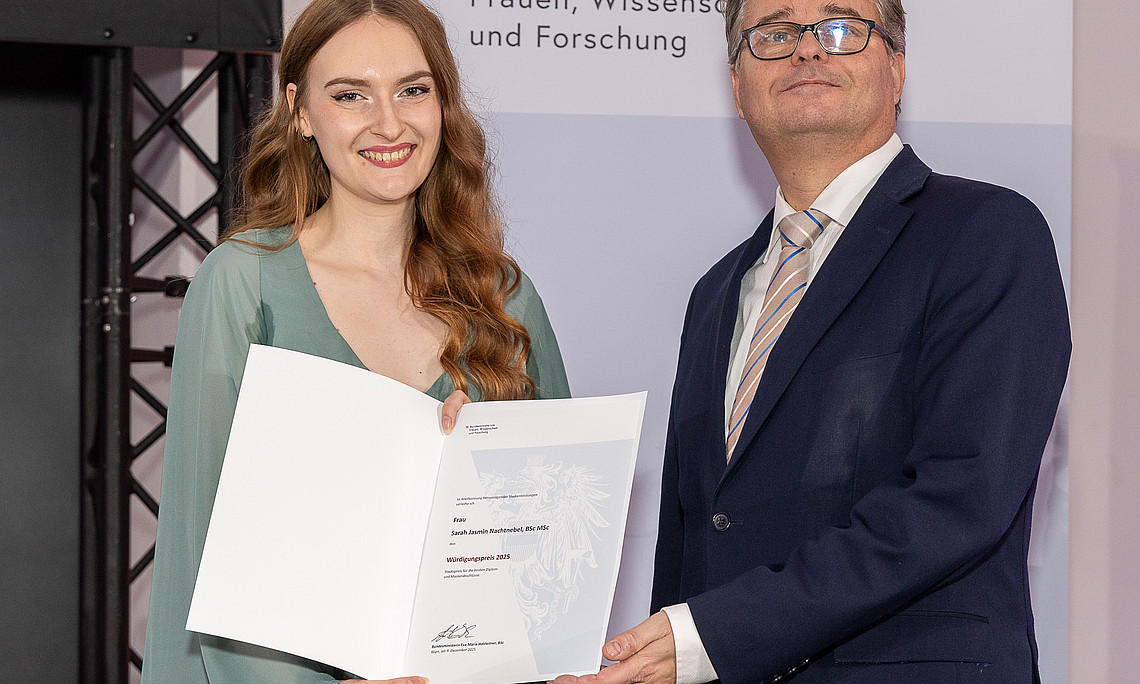 Preisüberreichung an Sarah Nachtnebel