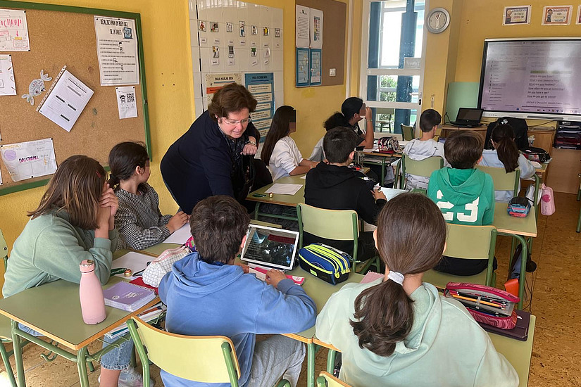 Ulla Fürstenberg working with students 