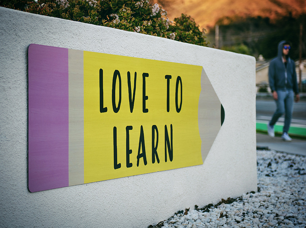 Love to Learn ©Photo by Tim Mossholder on Unsplash