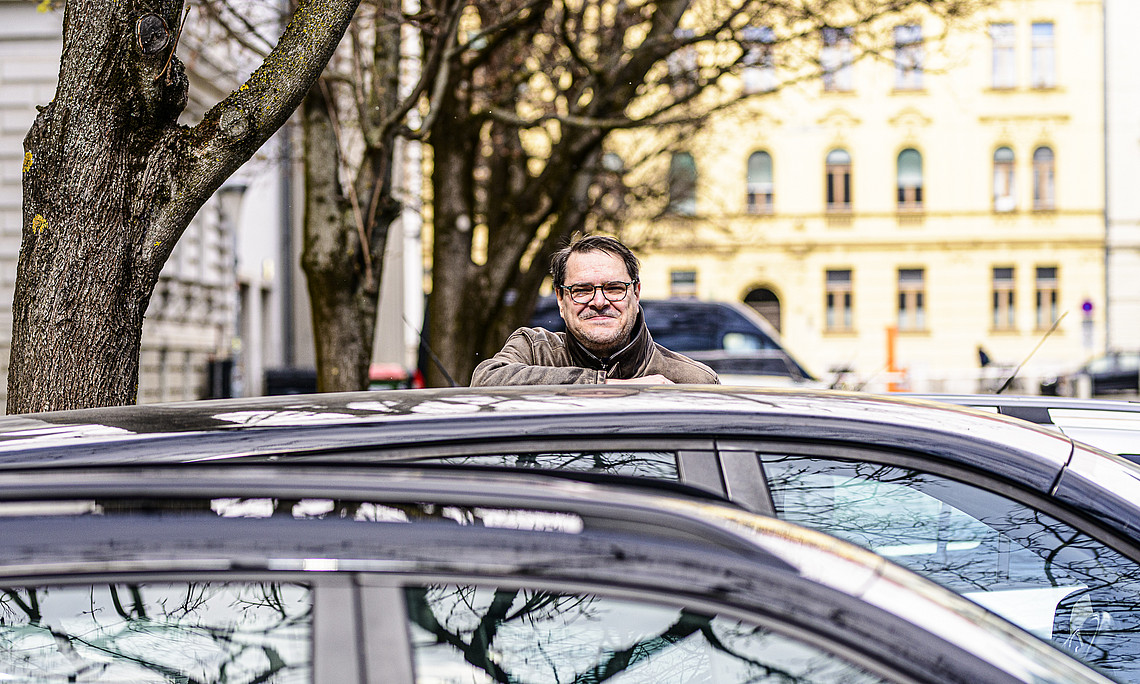 Der Chemiker Sigurd Schober beschäftigte sich intensiv mit e-fuels, deren Produktion und Einsatz. Foto: Uni Graz/Tzivanopoulos