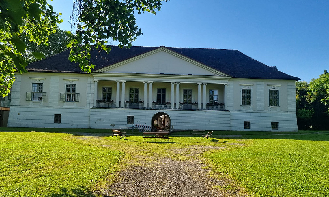 Frontansicht Seminarhaus Retzhof