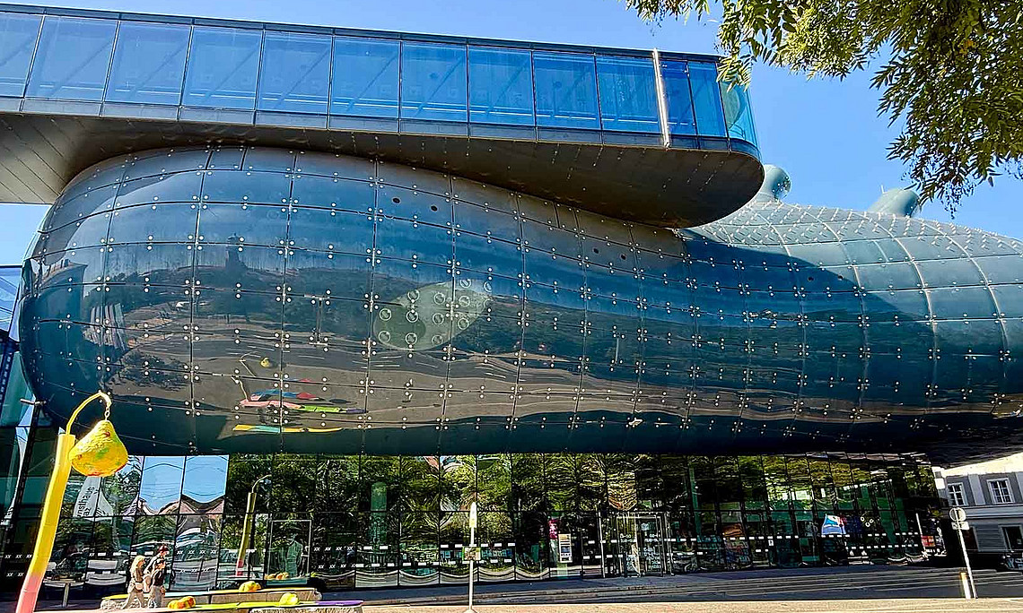 the modern façade of the Kunsthaus Graz