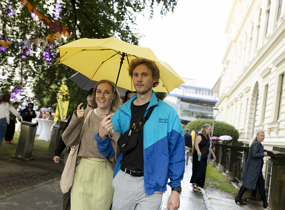 Menschen ©KANIZAJ 2024