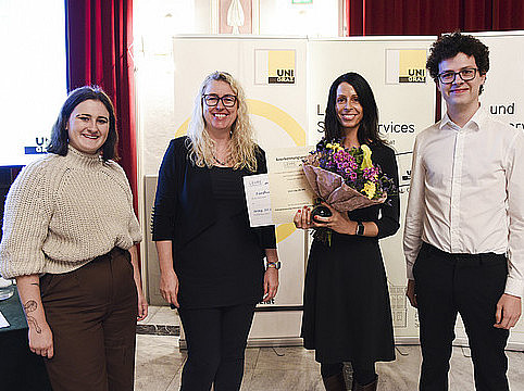 Anerkennungspreis für Silvia Lipp (2. von rechts) ©Uni Graz/Schweiger