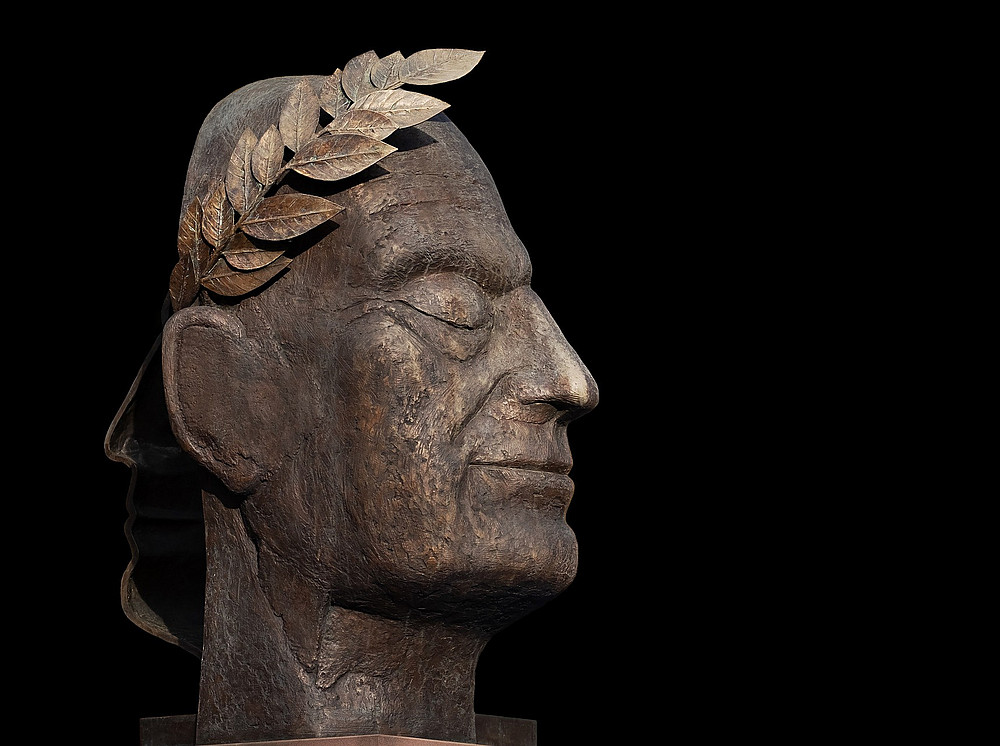 Kopf einer Skulptur von Julius Cäsar ©Couleur