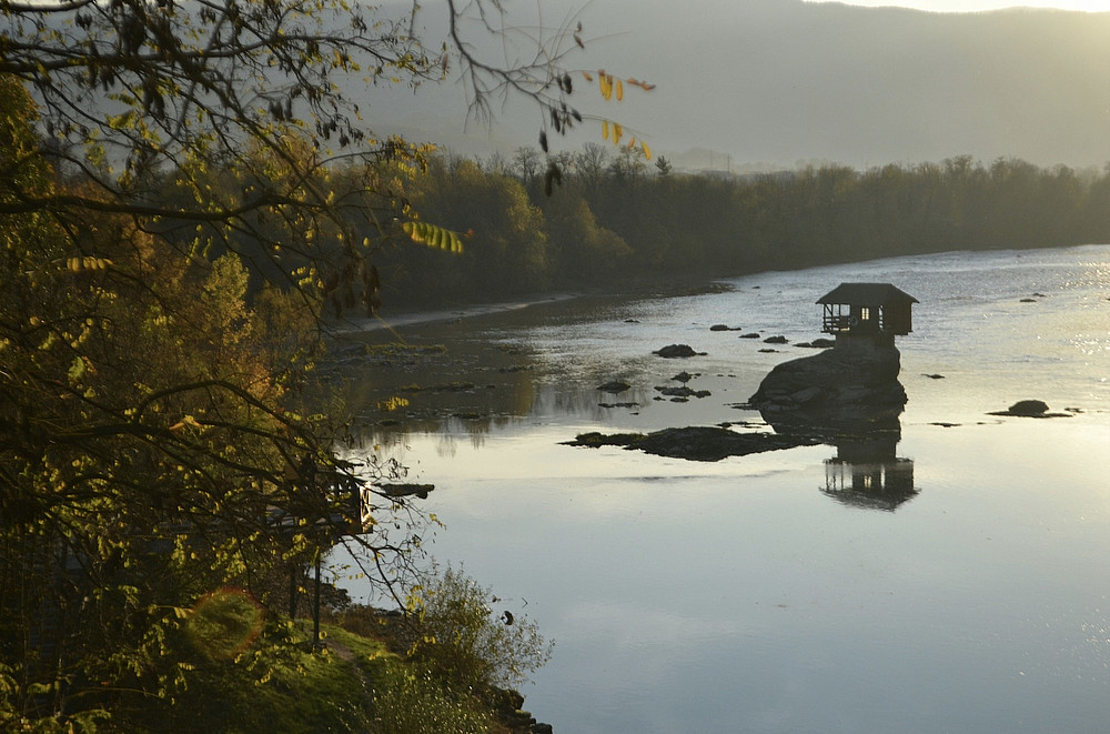 Drina River House ©liliia via Unsplash