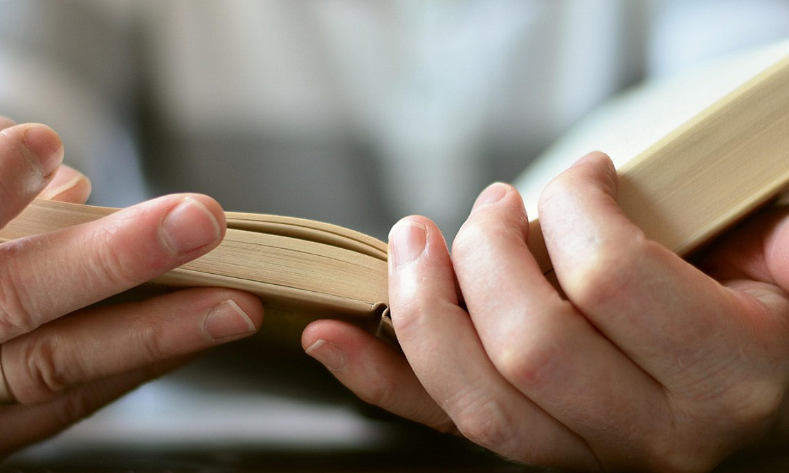 Buch, Hände, Lesen