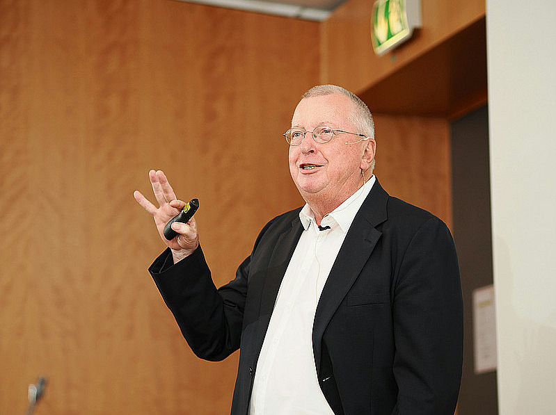 Foto im Zuge des Vortrages zur Altersvorsorge von Prof. Dr. Dr. hc Martin Weber ©Mag. Paulus Mayr