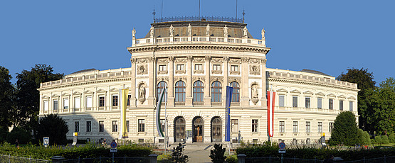 Hauptgebäude Panorama