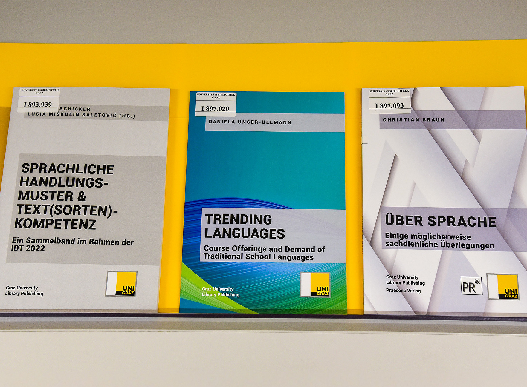 Drei Bücher eröffnen faszinierende Einblicke in die Welt der Sprache(n). 