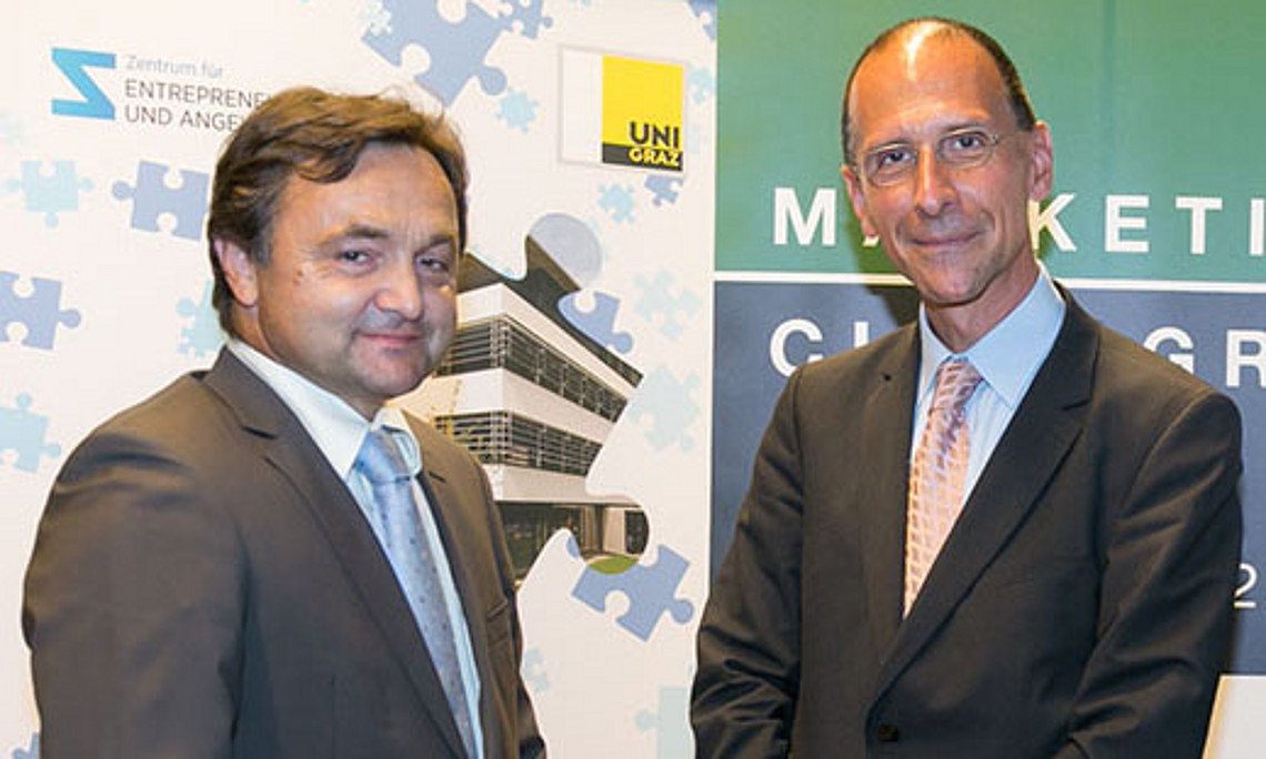 Gutschelhofer (links) und Filzmaier beleuchten den ersten Urnengang der Präsidentschaftswahl. Foto: Wolf