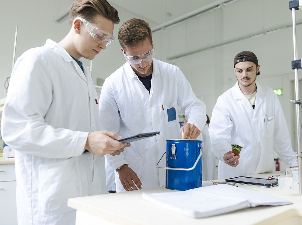 Studierende im Labor ©Uni Graz/Kanizaj