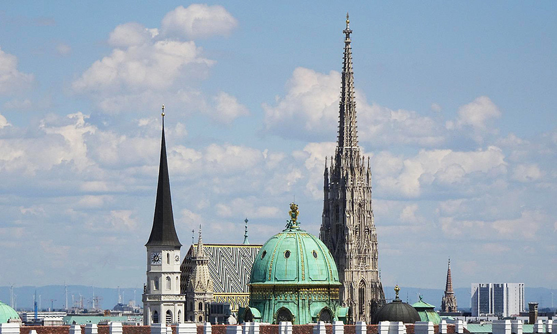 Kirchtürme prägen die Skyline vieler Städte - so auch Wien (Foto). Foto: Roland Kadan - pixabay 
