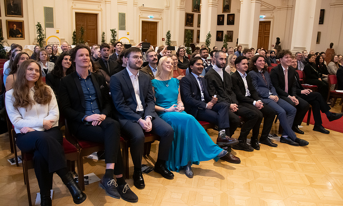 Graduates in Aula