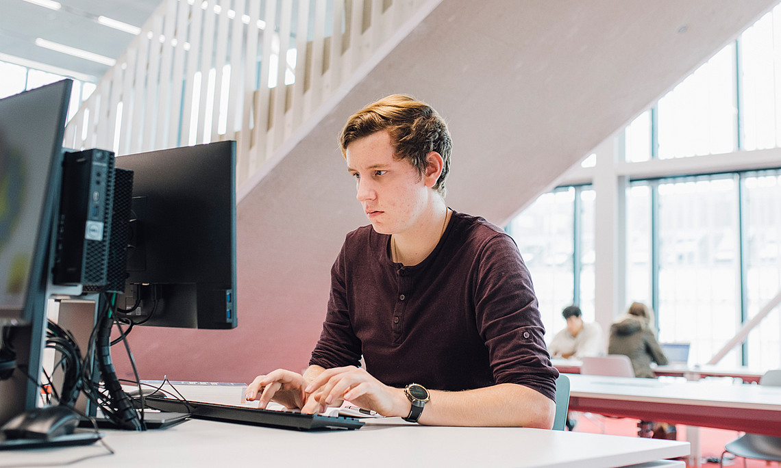Die Uni Graz stellt insgesamt 300 kostenlose Lizenzen für SPSS und ArcGIS zur Verfügung. Profitieren sollen finanziell benachteiligte Studierende. Foto: Uni Graz/Kanizaj
