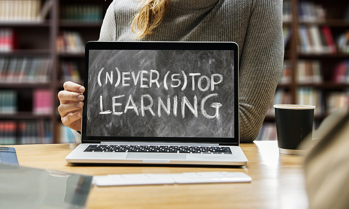 Lernen von zuhause aus: Ab sofort gibt es bis 15. April 2020 drei kostenlose Online-Kurse bei der UNI for LIFE. Foto: Pixabay.com