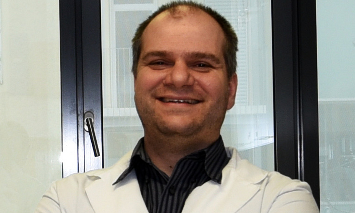 Stefan Schild sucht nach neuen Strategien, die Cholera zu bekämpfen. Foto: Uni Graz/Eklaude