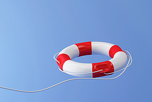 Fliegender Rettungsring vor blauem Hintergrund ©stock.adobe.com