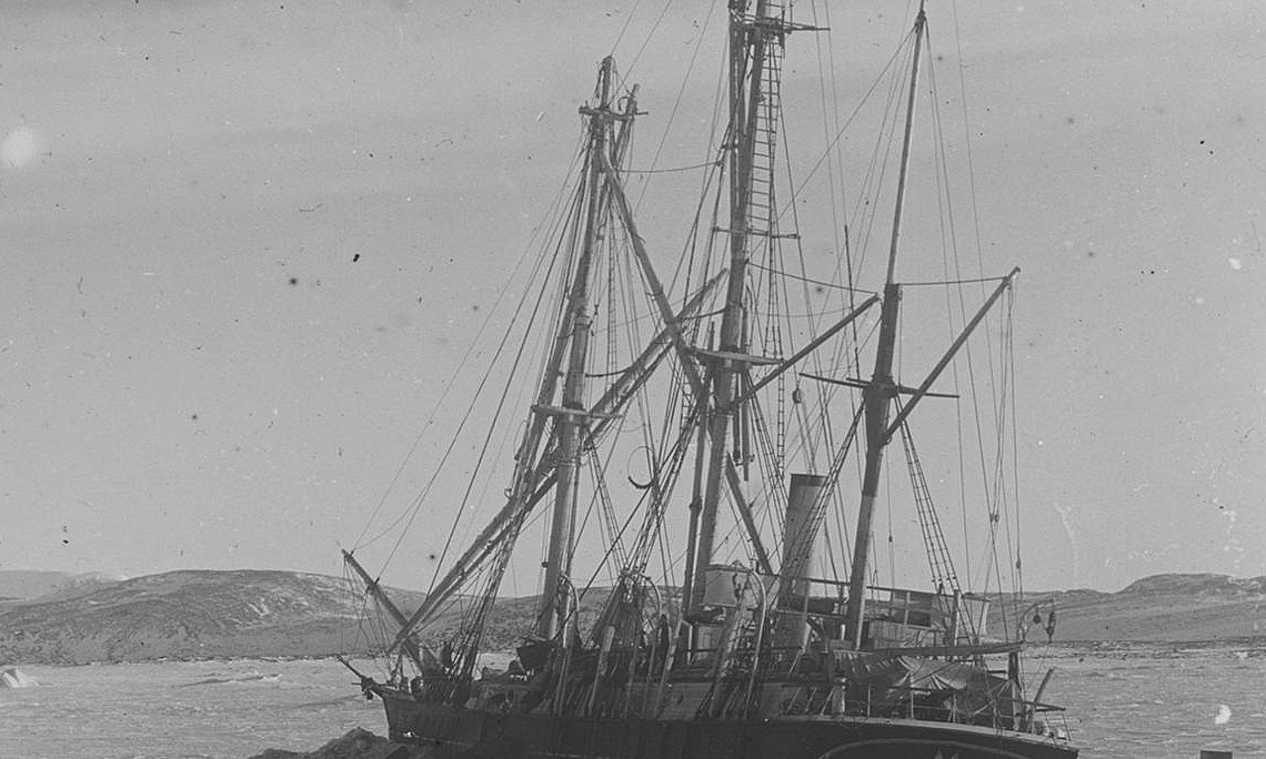 Schiff Danmark im Eis 