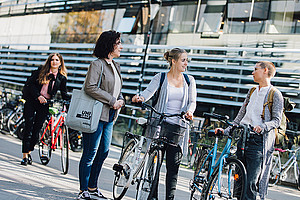 Fahrradfahren hält gesund und ist unter MitarbeiterInnen und Studierenden das beliebteste Fortbewegungsmittel. Foto: Uni Graz/Kanizaj. 