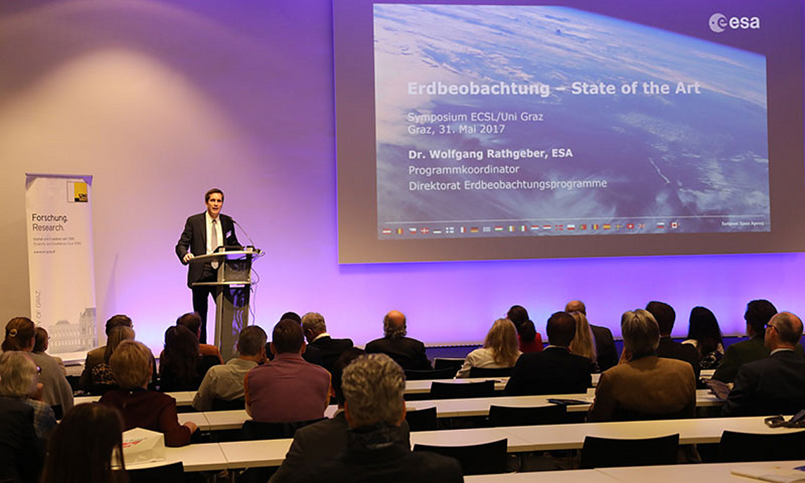 ExpertInnen beleuchteten rechtliche und politische Fragen im Zusammenhang mit dem Gebrauch von Erdbeobachtungsdaten. Fotos: code4 OG