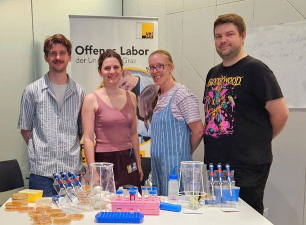 Maximilian Mack, Anna Forstner, Heide Beranek-Knauer und Lucas Eder (v. l. n. r.) bei der Faszination Technik Challenge 2026 | Foto: Uni Graz 