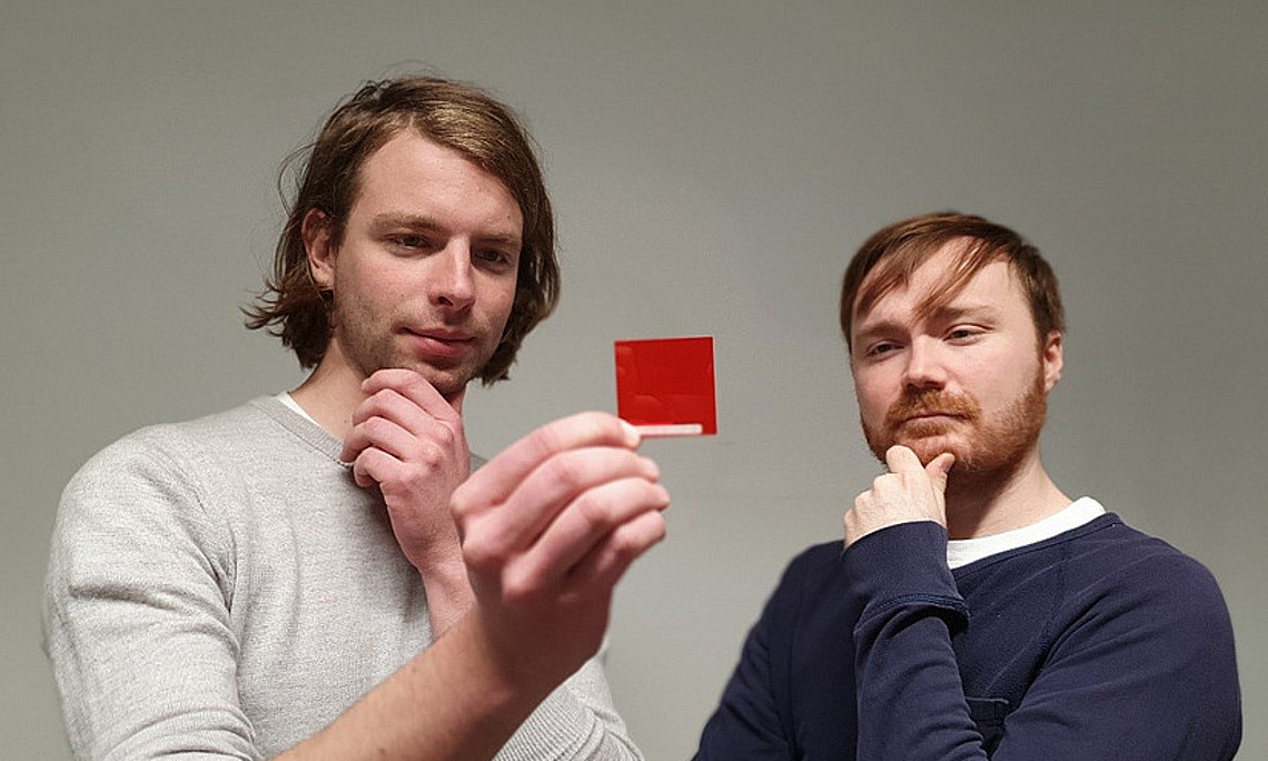 Driven by curiosity. OpNaQ members Johannes Bütow (left) and Brian Kantor (right). Image: UniGraz/OpNaQ 