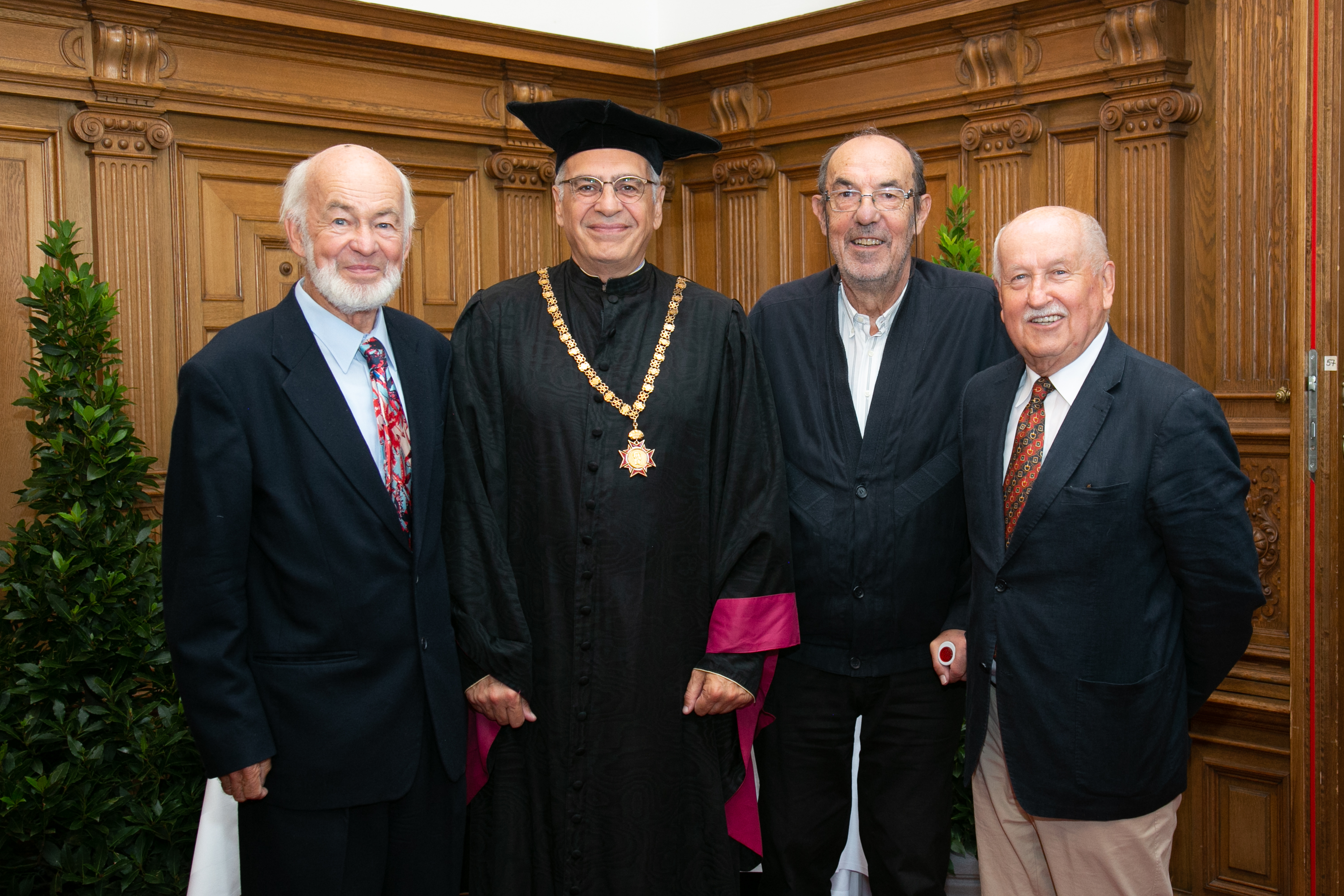 Goldene Ehrenpromotion für Absolventen der Theologie; Foto: Fotostudio Gasser 