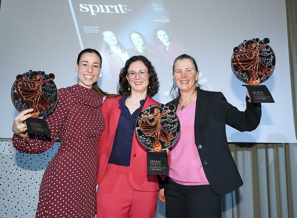 Die Preisträgerinnen des WOMEN in SCIENCE Awards: Raquel Gonzales de Vega, Anna Galler und Anja Haase. Foto: Spirt of Styria/Wolf ©Foto: Spirt of Styria/Wolf
