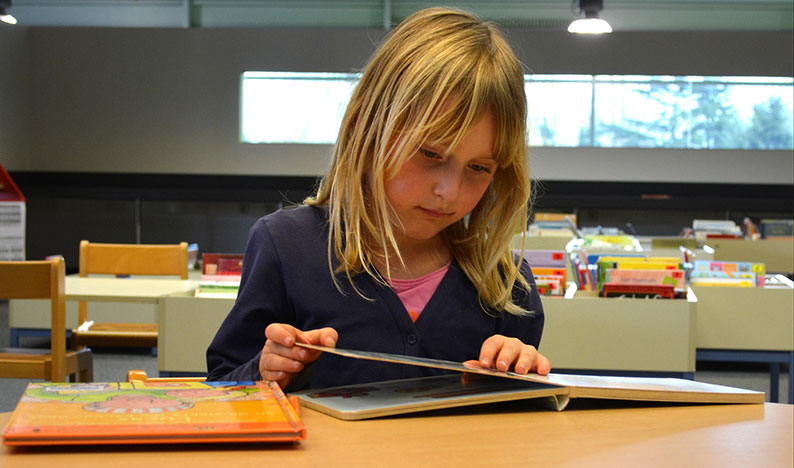 Beim Lesenlernen hat jedes Kind sein/ihr eigenes Tempo. Foto: Ben_Kerckx/pixabay.com 