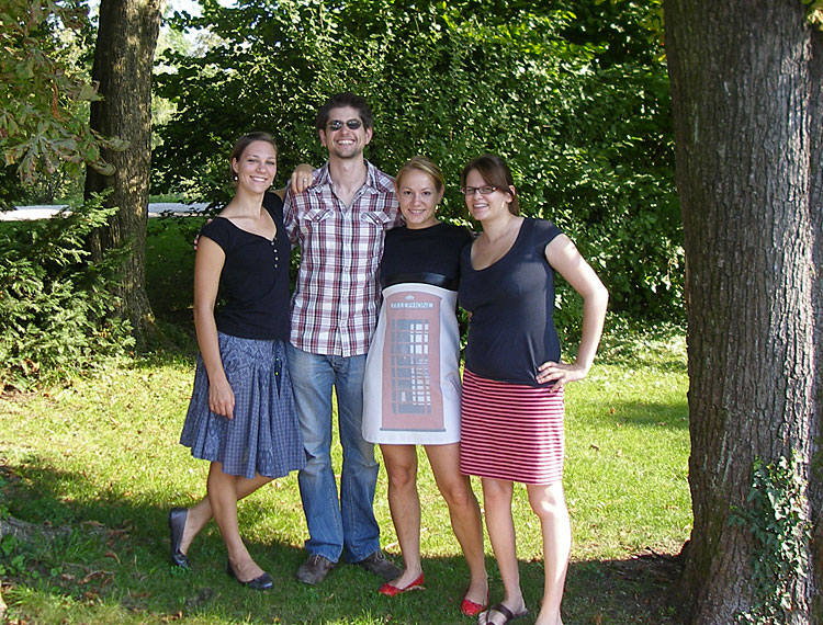Das Logistik-Team des Internationalen Studierenden-Kongresses (v.l.): Magdalena Hadl, Hannes Mischlinger, Elisabeth Fabian und Anna Hansemann. 