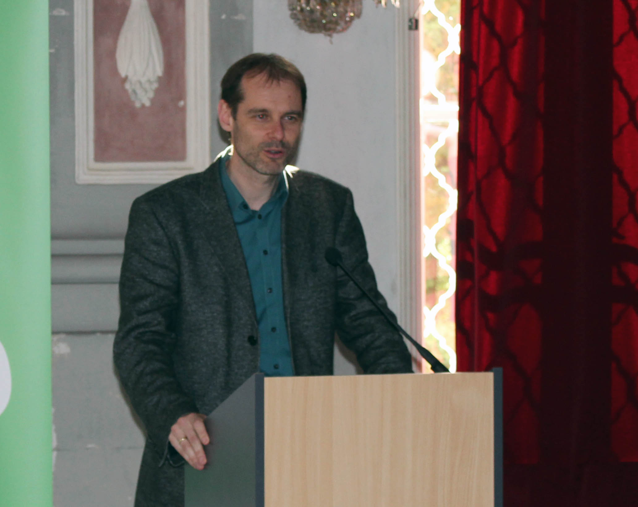 Einleitende Worte von Joachim Ninaus für die PreisträgerInnen. Foto: Denise Kramer 