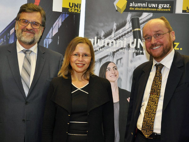 Tagung „20 Jahre Österreich in der EU“: Organisator Professor Hubert Isak mit zwei Vortragenden: Ao.Univ.-Prof. Dr Beatrix Karl und Gesandter Dr. Peter Krois (v.l.) Foto: Uni Graz/REWI 