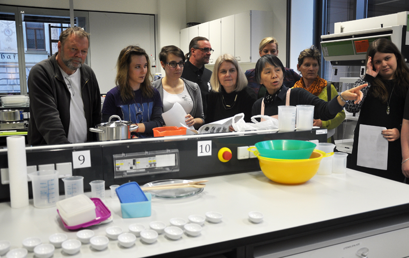 Mariko Fellner (3.v.r.) vom SOWI-Zentrum für Wirtschaftssprachen nahm mit ihren Studierneden am Kurs teil. 