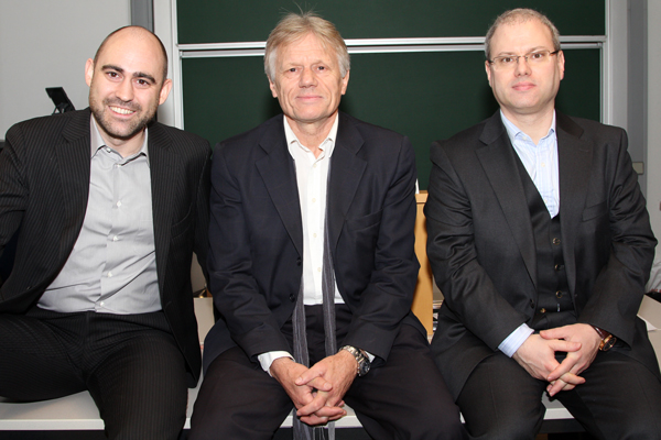 Siegfried Beer (Mitte) mit den Vortragenden Adrian Hänni (links) und Michael Krausz bei der 18. Arbeitstagung des ACIPSS 