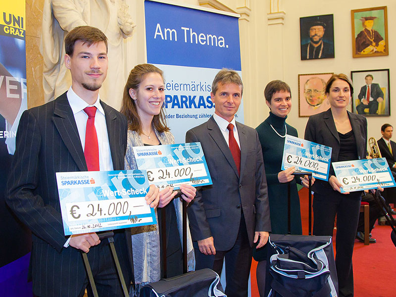 Initiative mit Tradition: Auch im Vorjahr förderte die Steiermärkische Sparkasse vier junge ForscherInnen 