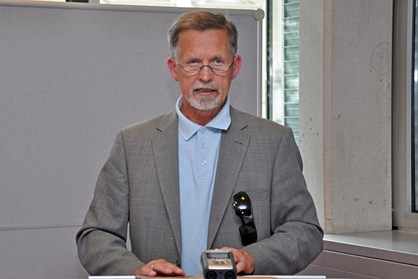 Institutsleiter Harald Heppner unterstrich die Bedeutung von GastarbeiterInnen als Stützen unserer Gesellschaft. 