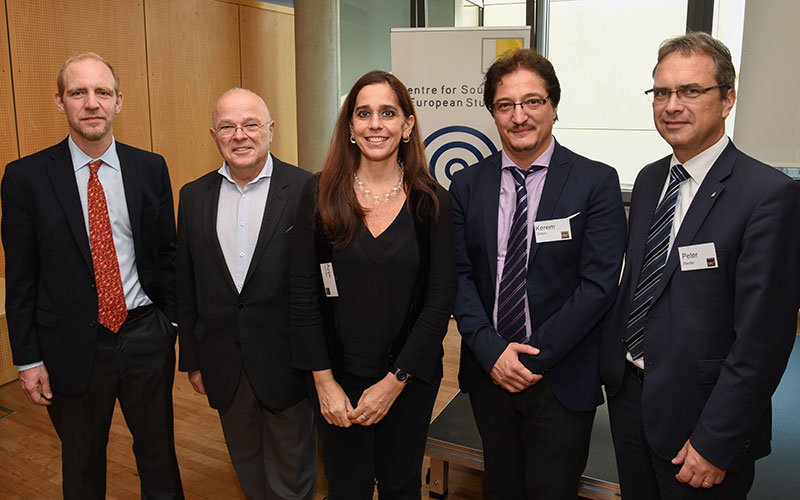 V.l.: Florian Bieber, Joseph Marko, Keynote Speaker Ayşe Kadıoğlu, Dekanin der Universität Sabancı in Istanbul, Kerem Öktem, Professor für Südosteuropa und die moderne Türkei an der Uni Graz, Peter Riedler. Fotos: Uni Graz/Tzivanopoulos 