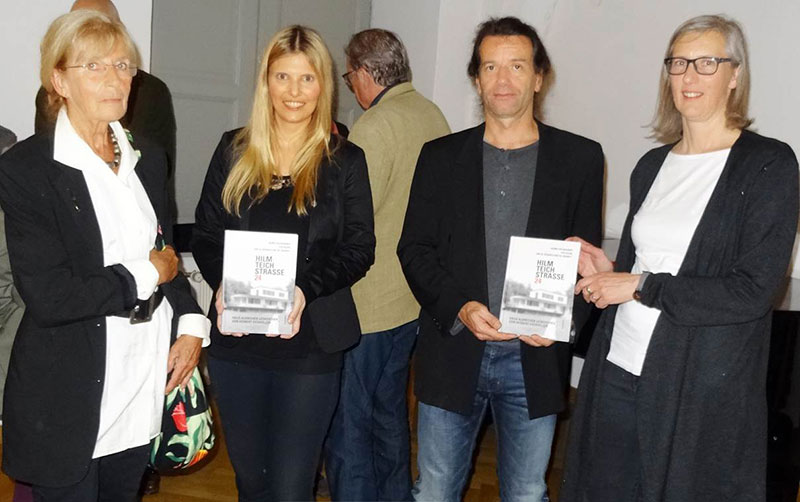 Mariella Enajat, Eva Klein, Heimo Halbrainer und Antje Senarclens de Grancy (v.l.) präsentierten die Publikation "Hilmteichstrasse 24" im GrazMuseum. Foto: Stadlober. 