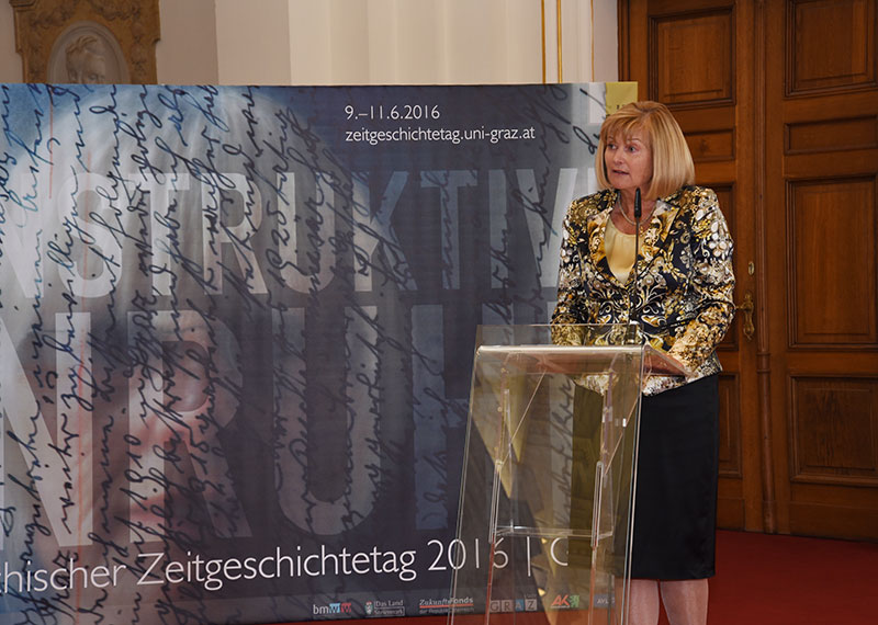 Rektorin Christa Neuper unterstrich die bedeutsame Rolle der Wissenschaft hinsichtlich einer zeitgeschichtlichen Reflexion. Foto: Uni Graz/Kastrun 