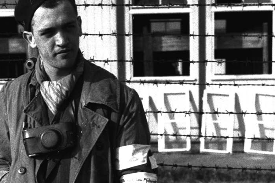 Mai 1945: Amerikanische Truppen befreien Mauthausen. Von diesem Moment an arbeitete Francesc Boix als Reporter und dokumentier das Leben im Lager mi der Kamera. Foto: MHC Fonds Amical de Mauthausen 