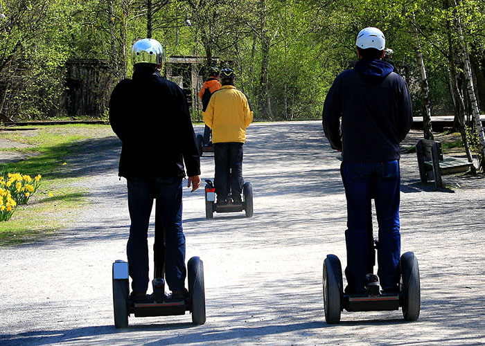 Uni Graz-ForscherInnen analysierten das Mobilitätsverhalten von Jugendlichen. Foto: Rike/pixelio.de 