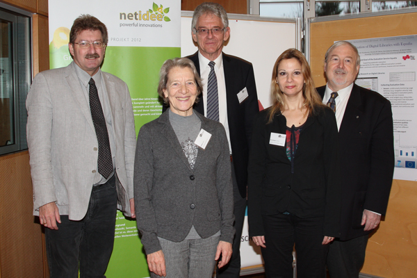 Forschungs-Vizerektor Peter Scherrer sowie Sigrid Reinitzer, Johanne Stigler (Leiter des Zentrums), Susanne Blumesberger (Uni Wien) und Walter Koch vom Organisationsteam der Tagung 